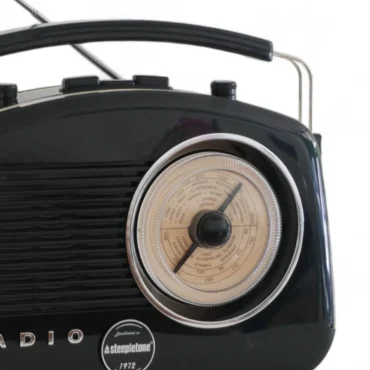 Steepletone Brighton 1950's Retro Style Portable FM/MW/LW Radio