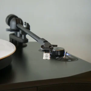 Steepletone Mayfair Fully Automatic Record Player with Speakers