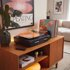 Steepletone Mayfair Fully Automatic Record Player with Built-In Speakers