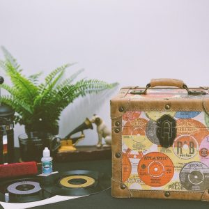 SRB07SGL Retro Vinyl Storage Case