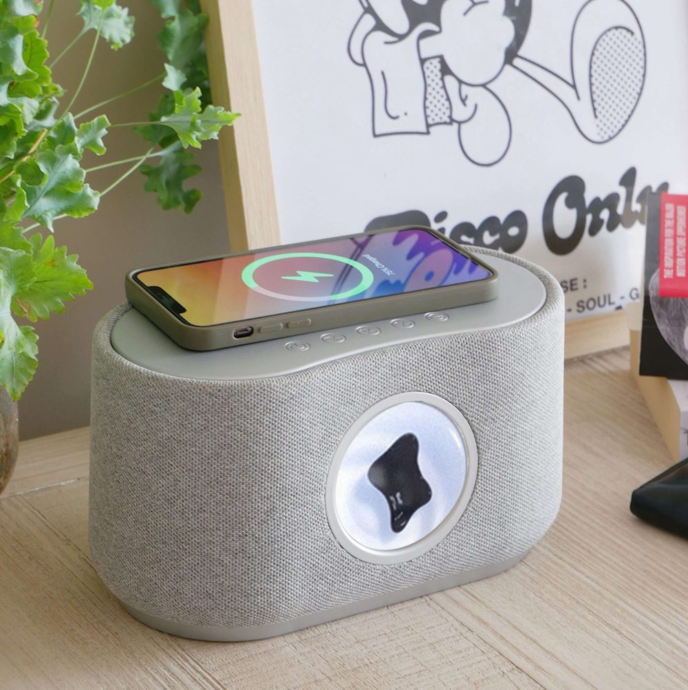 Steepletone Magna Sound Bluetooth Speaker & Wireless Charger - Image 6