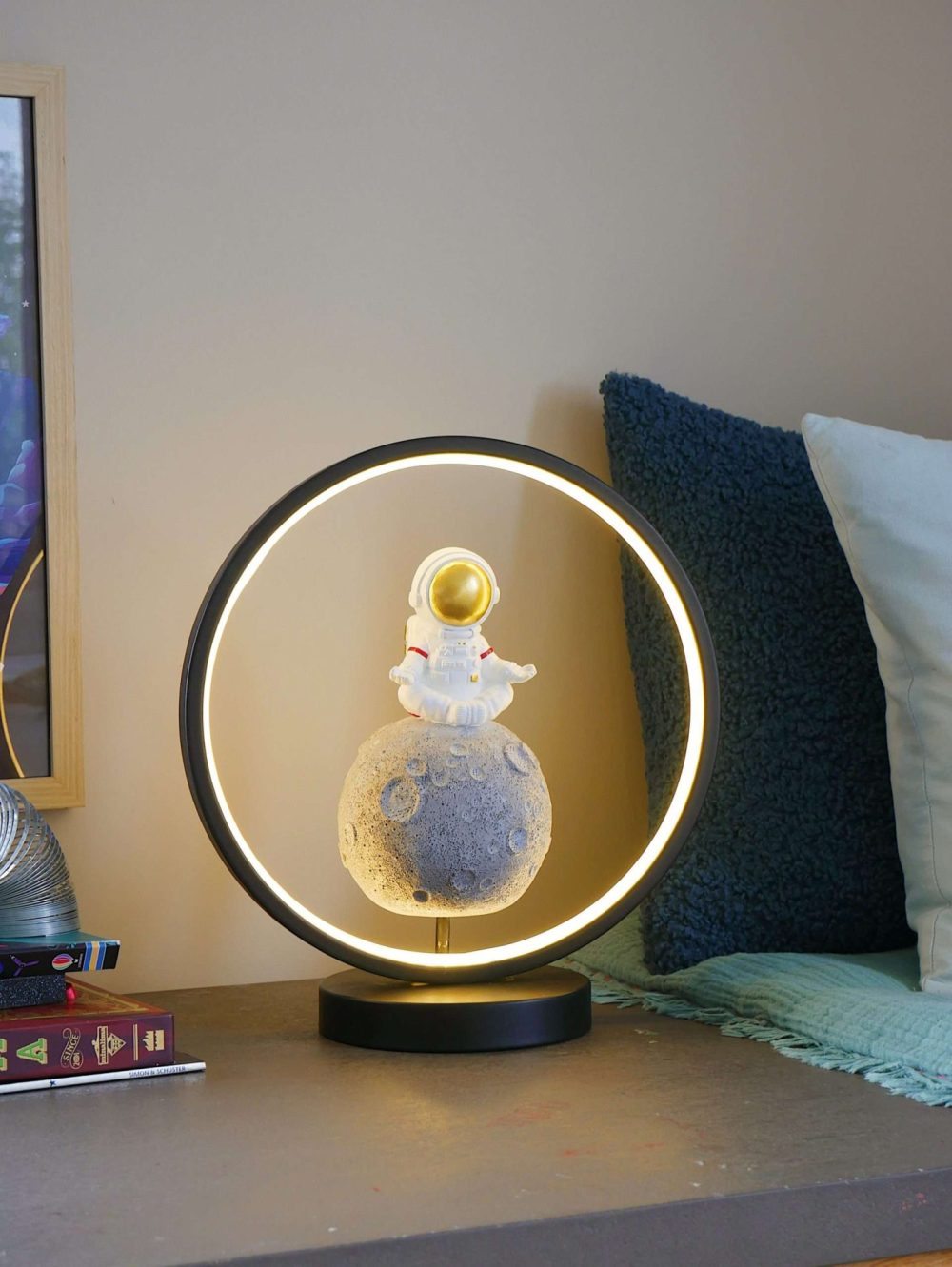 Steepletone Astro Chill Bedside Light - Ultra Cool Astronaut figurine with Warm Glow LED Ring Light - Image 3